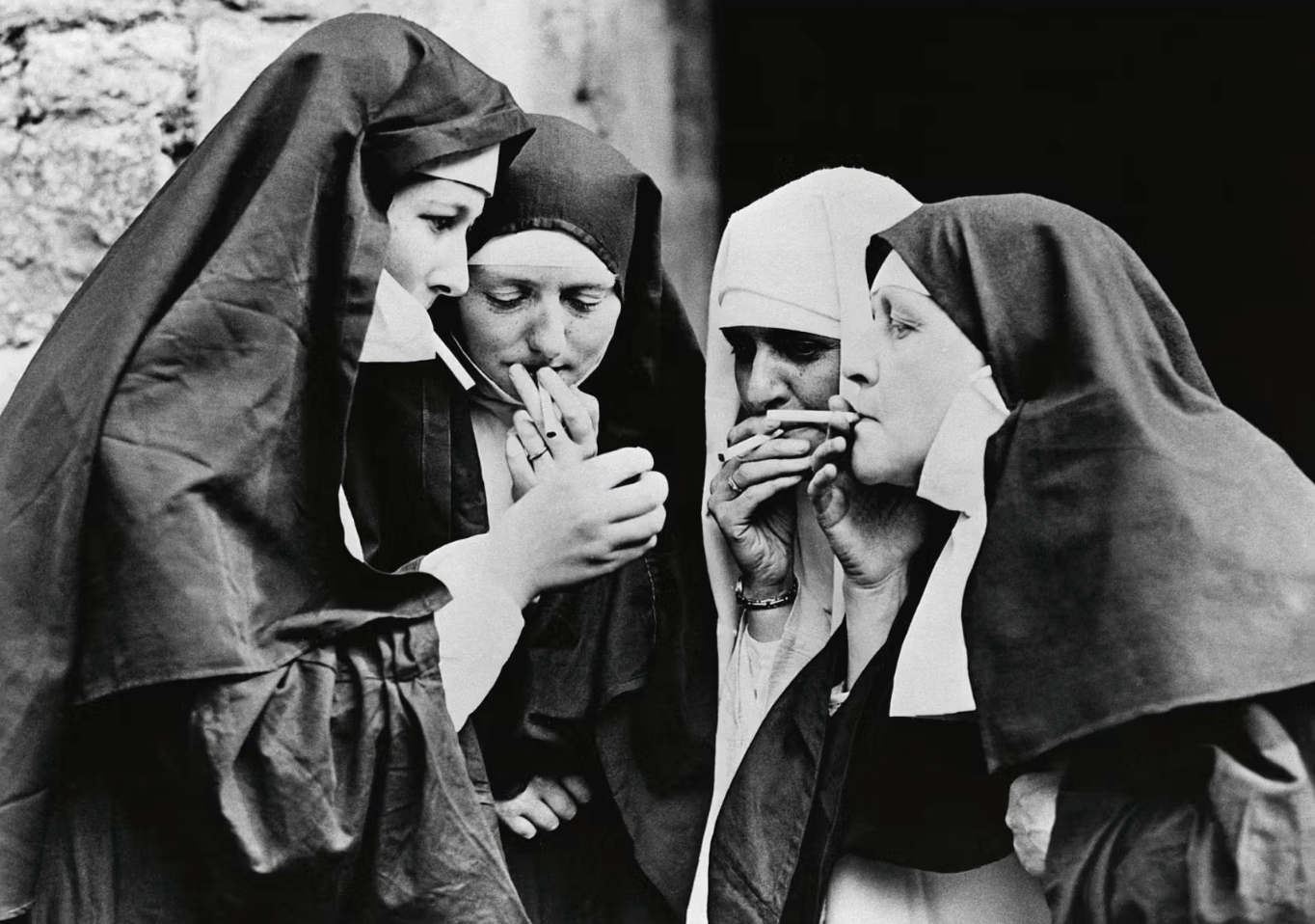 Suore che fumano